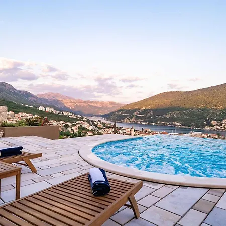 Arcadia- Two Bedroom With Terrace And Sea View *