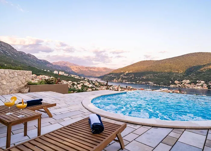 Arcadia- Two Bedroom With Terrace And Sea View *