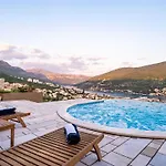 Arcadia- Two Bedroom With Terrace And Sea View *