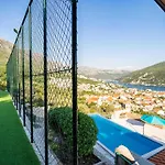 Arcadia- Two Bedroom With Terrace And Sea View شقة *