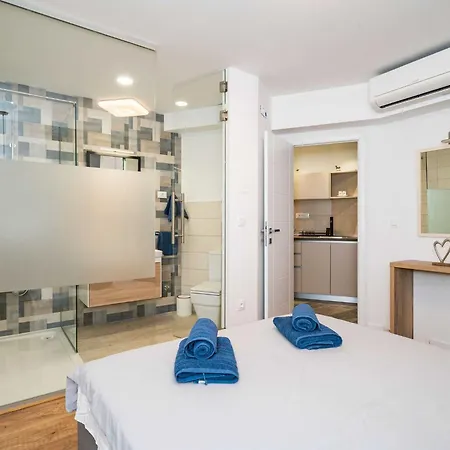 Arcadia- Two Bedroom With Terrace And Sea View Апартаменты *